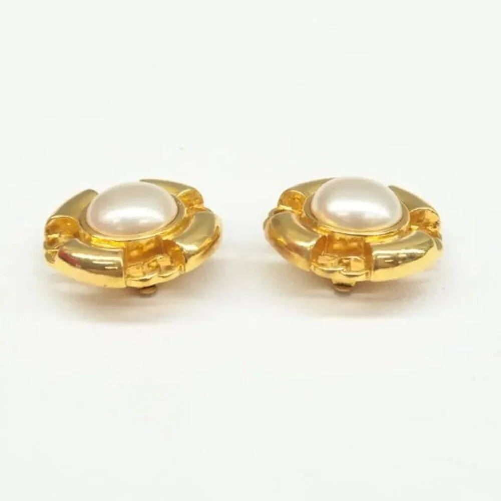 100% Authentic CHANEL Gold Metal CC Pearl Clip-On Earrings